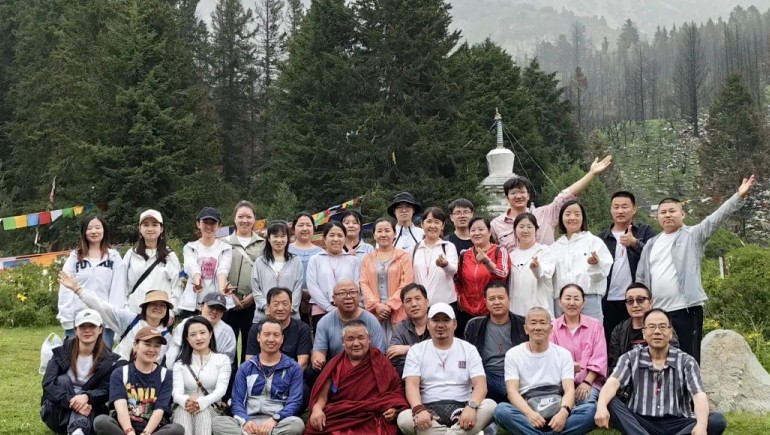 6966集团集团达尔宗圣湖祈；疃